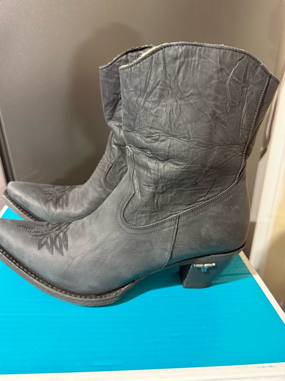 Lane Cowgirl Zip Shortie Boots Booties - Picture 4 of 9